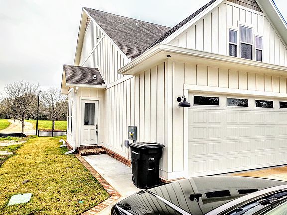 2nd image of 4072 Biltmore Ave #1