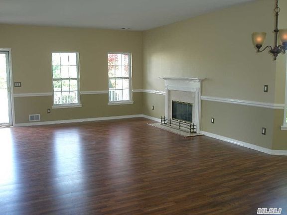 4th image of 126 Golden Spruce Dr