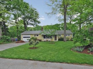 1 Circle Dr, Barrington, RI 02806