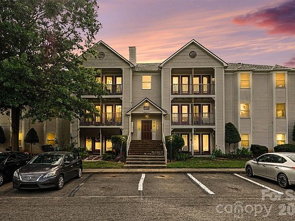 3rd image of 6165 Meadow Rose Ln