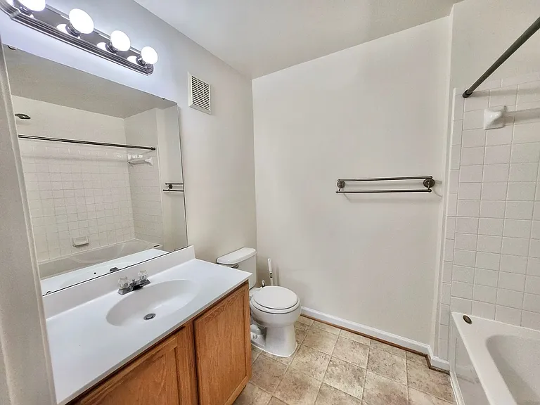 7505-J Calderon Ct #213 — Photo 9