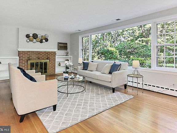 4th image of 3018 Sylvan Dr