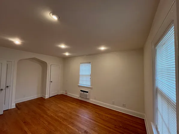 (undisclosed Address), Bayside, NY 11361