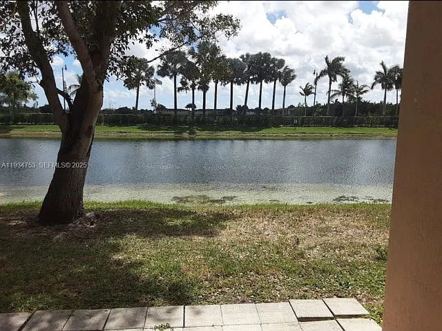 3760 NE 9th Ct — Photo 9
