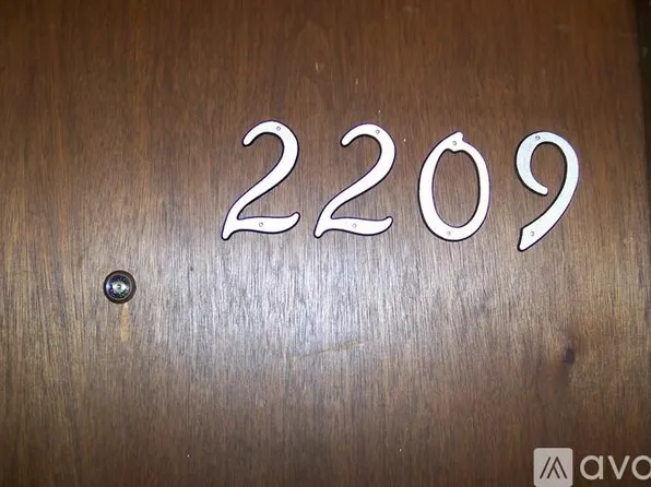 2209 Stoneybrook Rd, Pekin, IL 61554