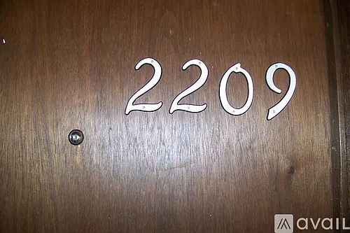 2209 Stoneybrook Rd Photo 1