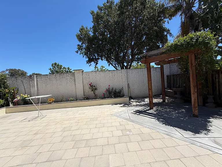 2025 Bright Willow Cir — Photo 15