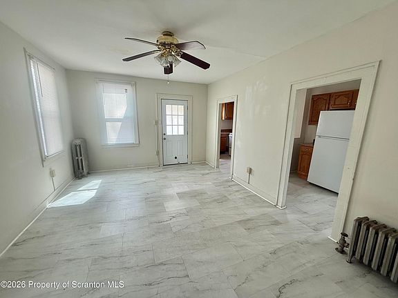 4th image of 301 Main St
