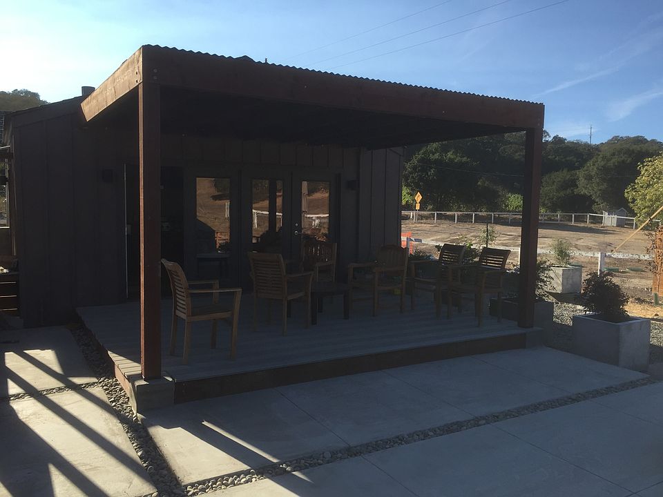 2nd image of 2150 1st Ave