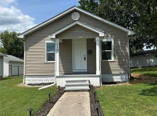 110 E McCasland Ave, East Alton, IL 62024