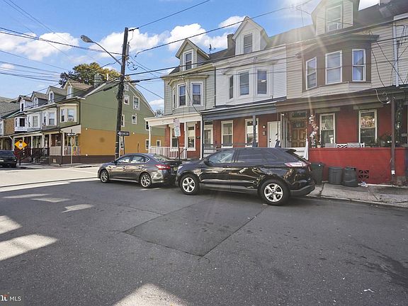 3rd image of 249 Tyler St