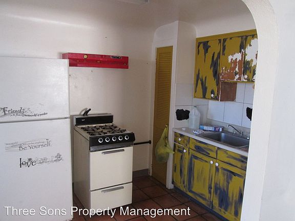 4th image of 509 Alvarado Dr SE APT 3