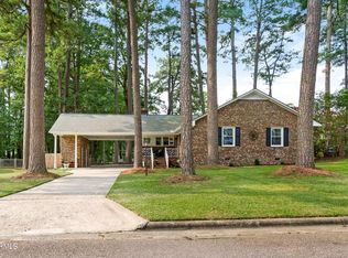 1913 Delwood Dr W, Wilson, NC 27893