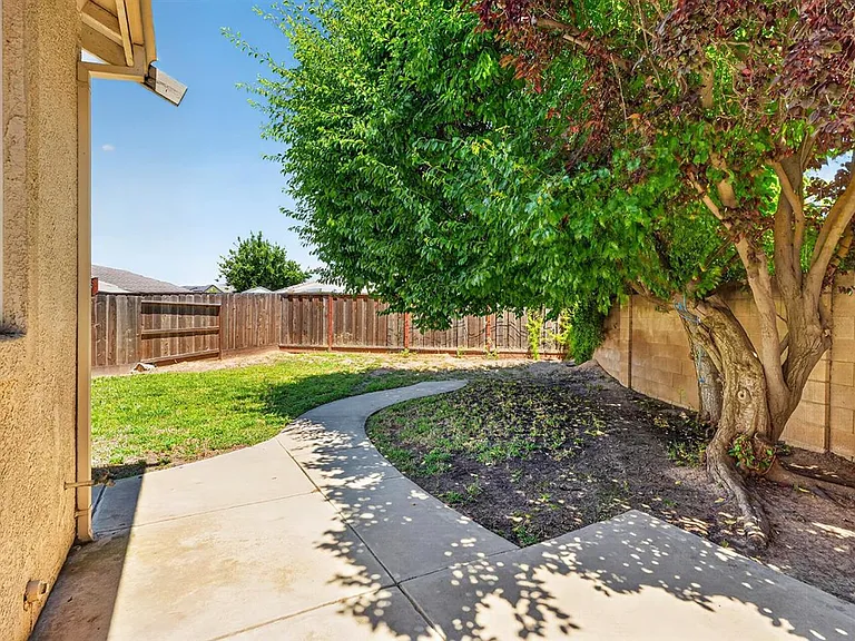 1305 Derby Dr — Photo 21