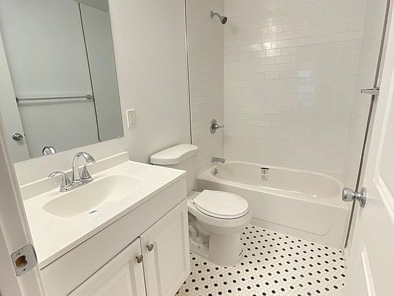 3rd image of 1345 Clement St #17