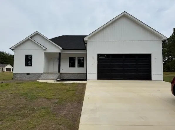 210 Chariot Ln, Savannah, TN 38372