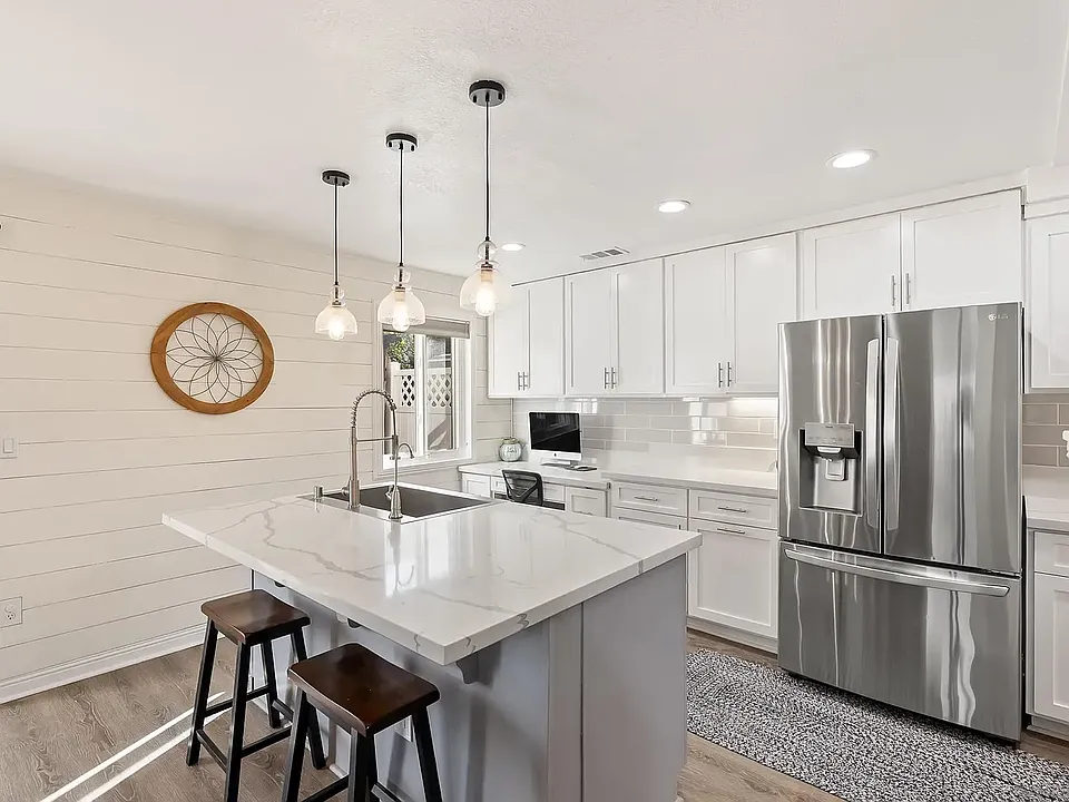 10529 Flora Verda Ct