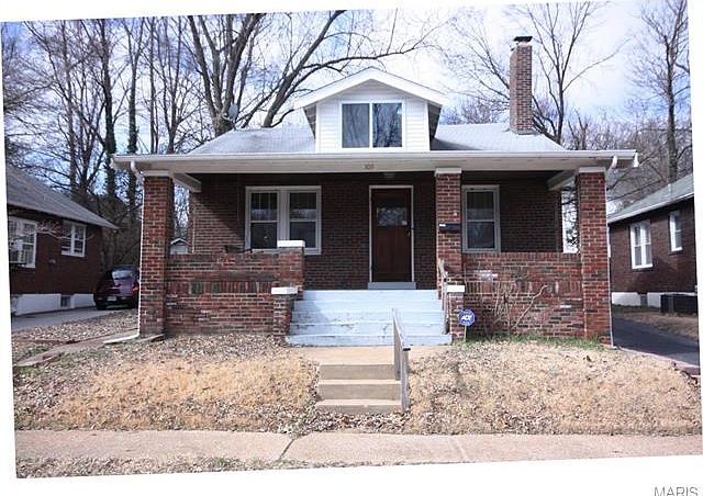 1st image of 109 Lawrence Ave