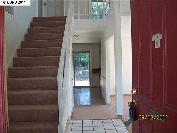 5th image of 1037 Putnam St