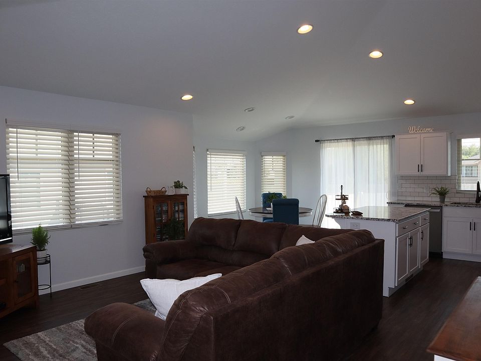 905B Sunrise Ct, Dodge City, KS 67801 Zillow