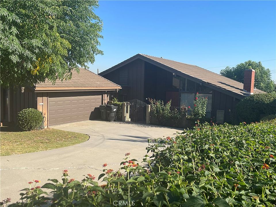 1st image of 227 E Los Amigos Ave