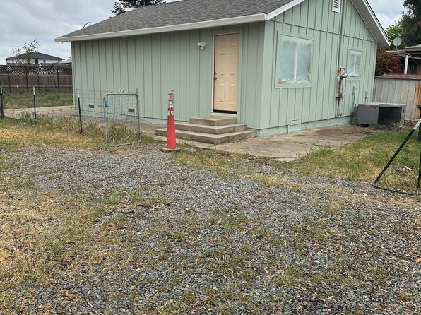 1215 Amador Ave