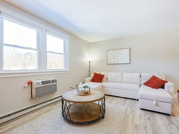 2nd image of 1 Wilbur Ter APT 6