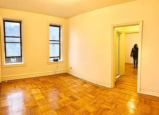 Rented by EastMount Realty LLC | media 1