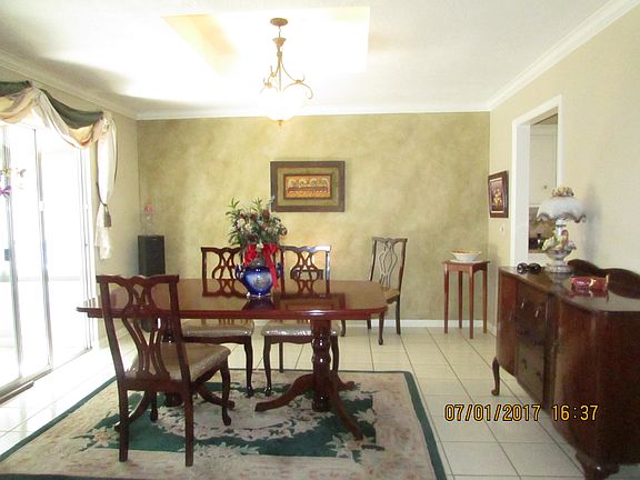           Large dining area