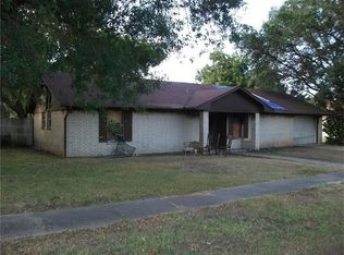 107 W Avenue A, Rosebud, TX 76570