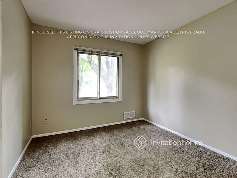 10273 Orleans Ln N — Photo 14