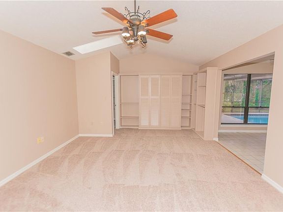 4th image of 118 Polo Ln