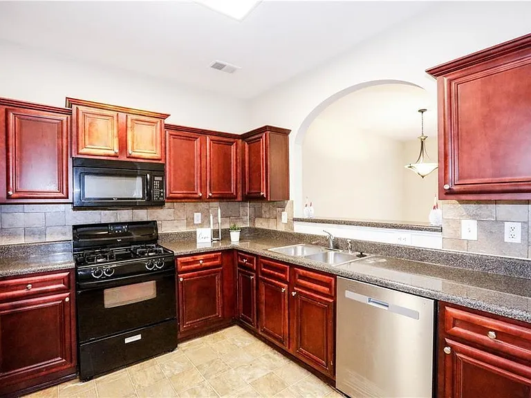 1187 Kendrew Pass — Photo 9