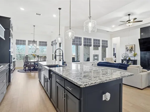 297 Waters Edge Dr, Argyle, TX 76226