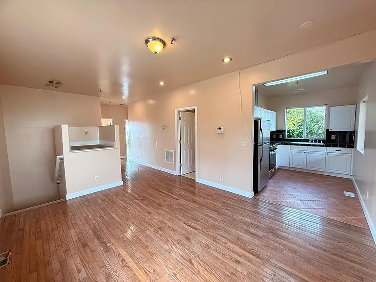 8027 Ney Ave — Photo 6