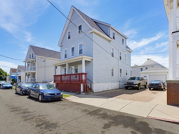 3rd image of 17 Margin St
