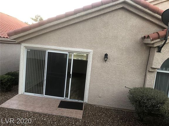 4th image of 733 Yacht Harbor Dr