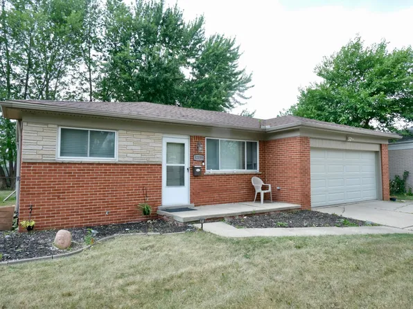 32155 Columbus Dr, Warren, MI 48088