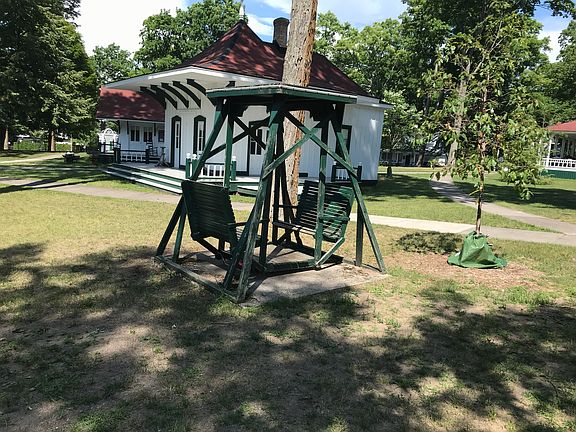 Afternoon swing 