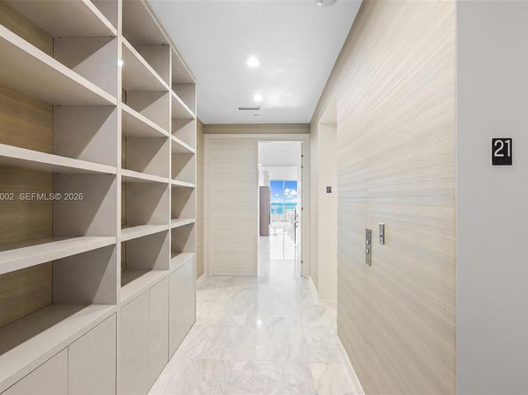 100 S Pointe Dr APT 2107