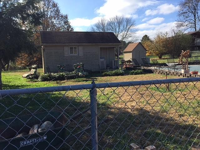 2nd image of 105 Albion Rd