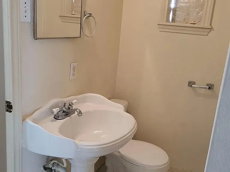 924 Kelley St — Photo 11