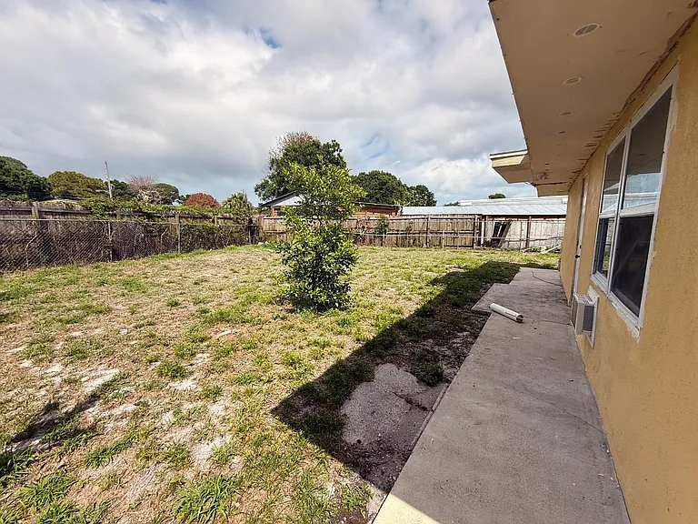 1604 Zephyr Ave — Photo 19