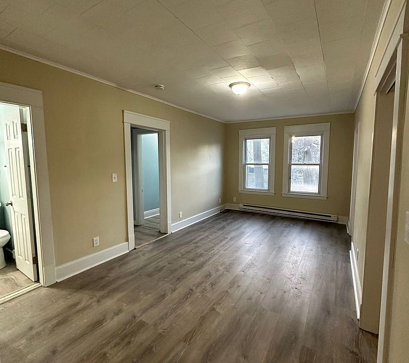 1st image of 27 Ellen Ave #1R