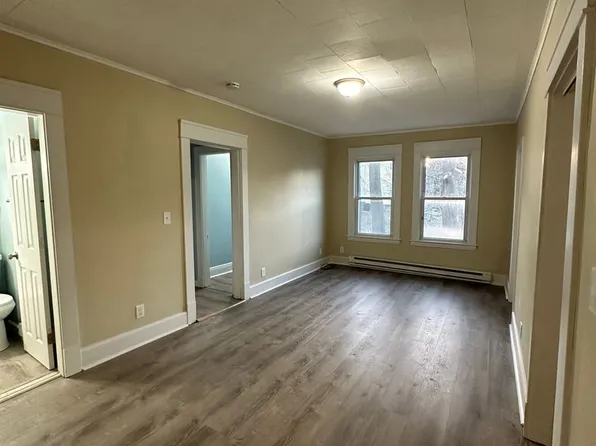 27 Ellen Avenue, Chicopee. MA, 01013., 27 Ellen Ave #1R, Chicopee, MA 01013
