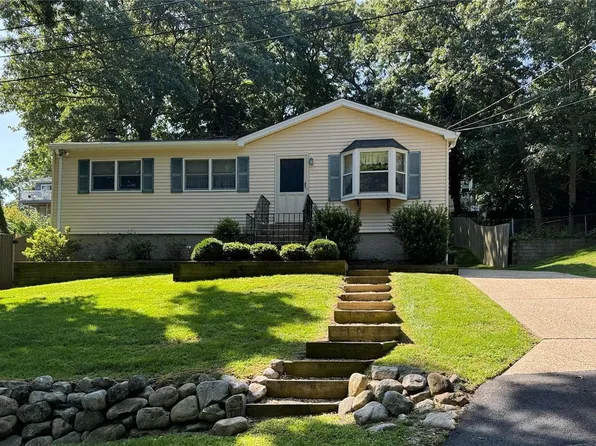 4 Flanders Road, Sound Beach, NY 11789