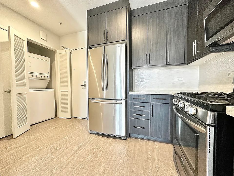 1st image of 11405 2/2 Chandler Blvd #402
