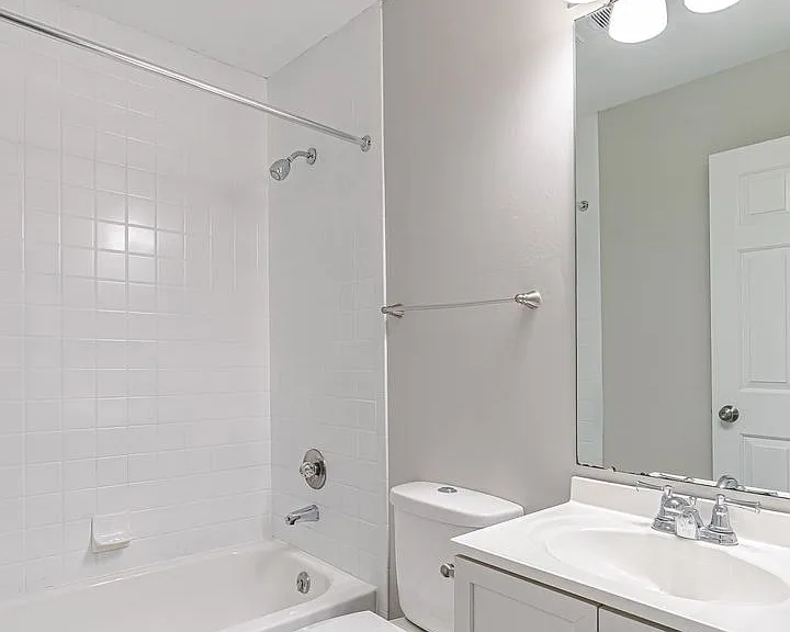 Station House Apartments — Photo 19