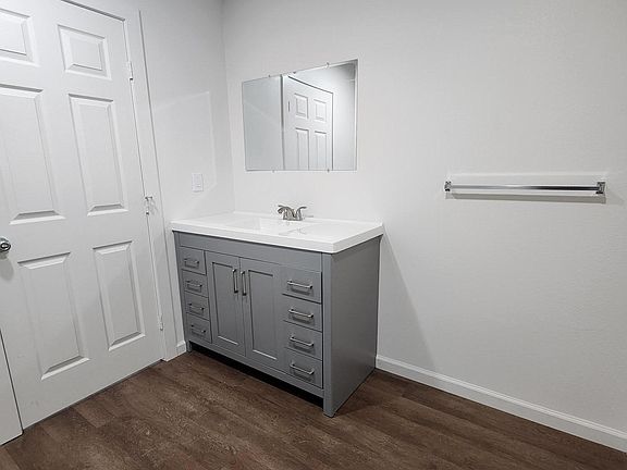 5th image of 942 W El Morado Ct Unit 3