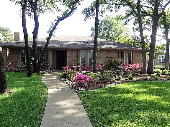 3rd image of 2935 Brookshire Dr